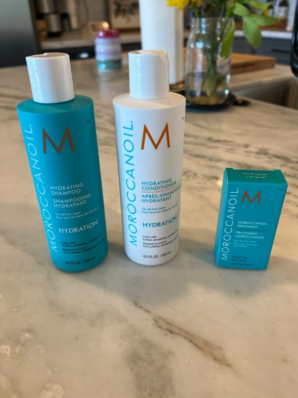 Moroccanoil Hydration Set in Turquoise & White with Gold Logo